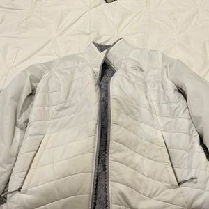 Size Medium. NorthFace Reversible white/gray coat